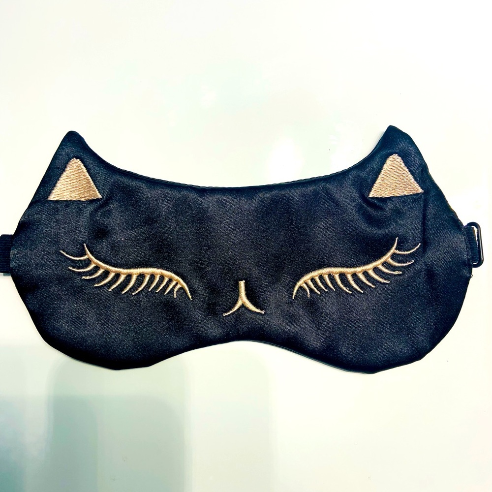 Silky smooth lash sleep masks